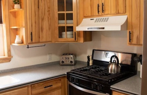 Sandy Creek House | Huge Sandy Pond LAKE HOUSE - Sleeps 14!