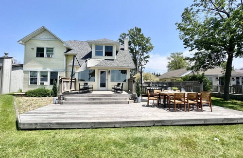 Sandy Creek House | Huge Sandy Pond LAKE HOUSE - Sleeps 14!