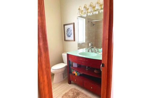 Tahoe Village Cabin | 🎿 Huge Ski In/Out with Best Views @ Heavenly! 🐻 The Bear on the Roof - 16ppl