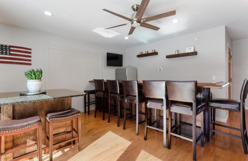 Lake Geneva House | HUGE Sleep 18 walk to lake/downtown pets OK
