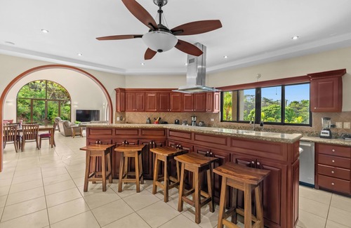 El Ocotal House | Huge Villa - Secluded Setting - Tons of Amenities