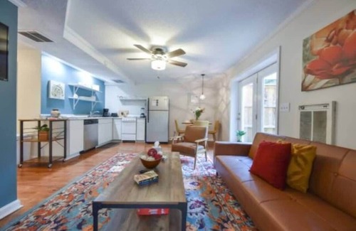 Athens House | Huge Yard & Mins to UGA - The Glory Glory Doghouse