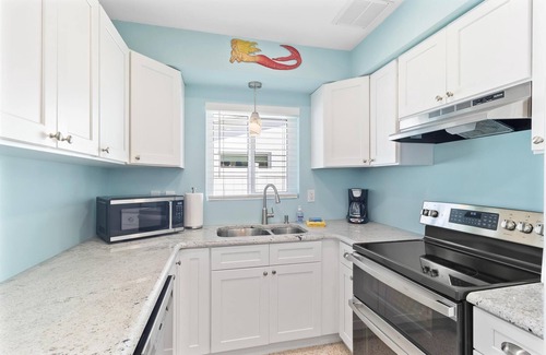 Bay Esplanade House | Hugh DISCOUNTS remaining Aug/Fall dates MARGARITAVILLE Pool Home ClearwaterBeach