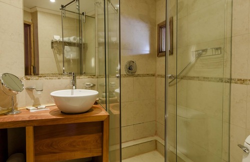 Neltume Hotel | Huilo Huilo Nothofagus Hotel & Spa