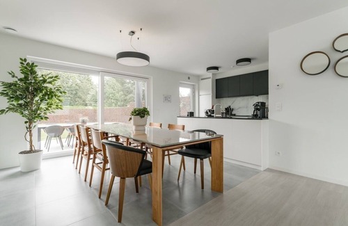 Peer House | Huize Marie-Beau with spacious garden
