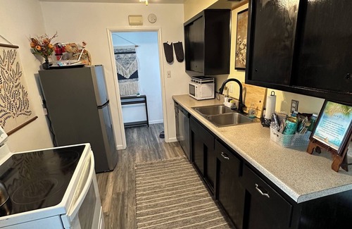 San Lorenzo House | Humble Abode near Oak Intl. Airport