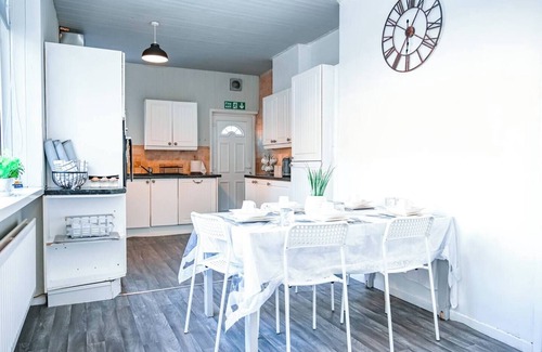 Gateshead Apartment | Humble Home NE - Short & Long stay or Contractors 1