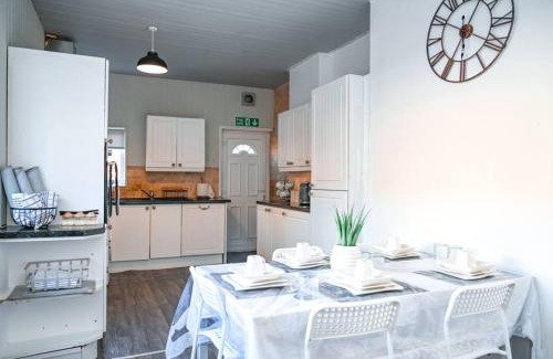 Gateshead Apartment | Humble Home NE - Short & Long stay or Contractors