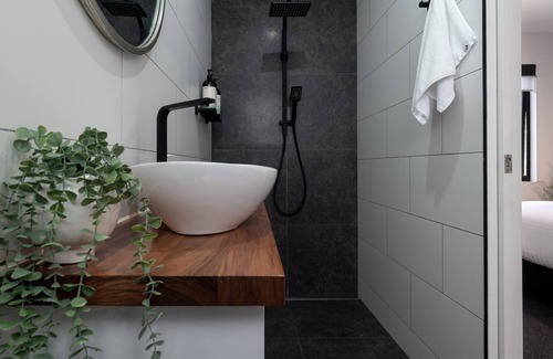 West Launceston Apartment | Humble little abode S