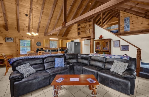 Rockbridge Cabin | Hummingbird Cabin with Indoor Saltwater Pool
