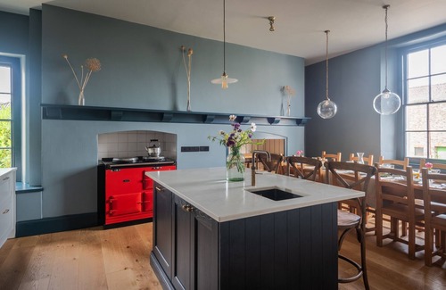 Newton Ferrers House | Hummingbird House - a cottage that sleeps 11 guests in 5 bedrooms