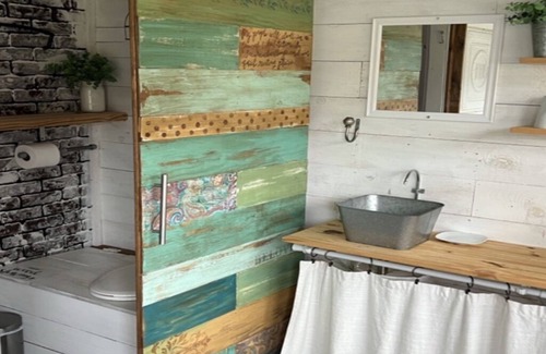 Battle Creek Cottage | Hummingbird Rest : Christian Retreat in Tiny House