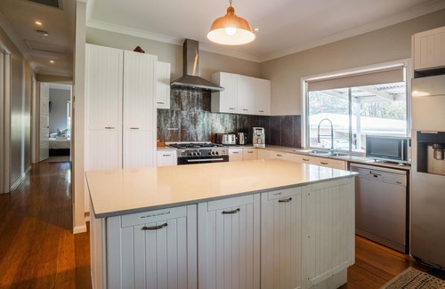 Broke House | Hunter Moon Country Hse | Hunter Valley Luxury Group Stay Firepit/Spa/EVCharger