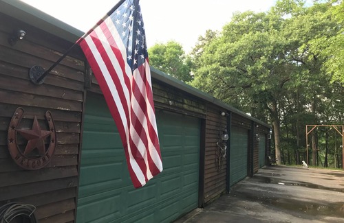 Woden Cottage | Hunter Style Lodge inside Fenced Game Refuge