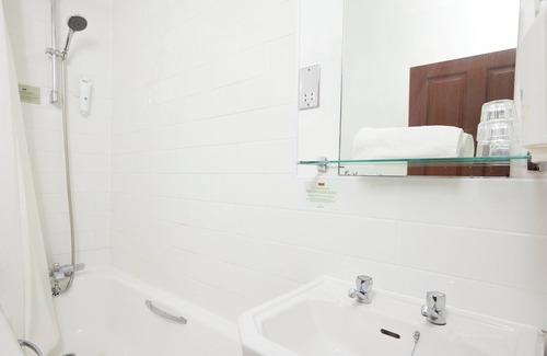 Kingscote Hotel | Hunters Hall Tetbury by Greene King Inns