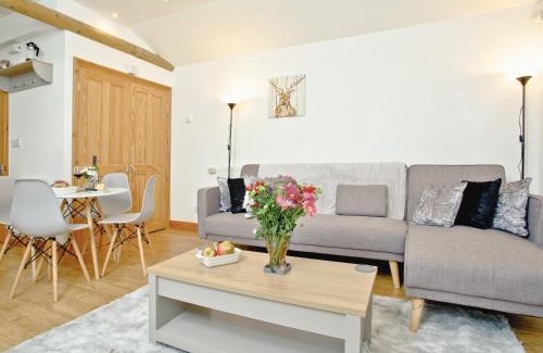Kingskerswell House | Hunters Lodge