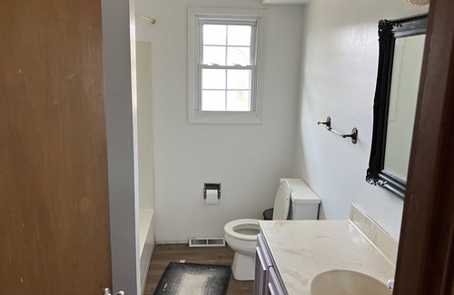 Mercer County House | Hunting Stay close to Iowa public Hunting