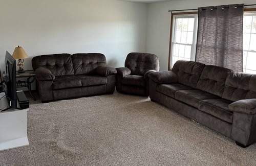 Mercer County House | Hunting Stay close to Iowa public Hunting