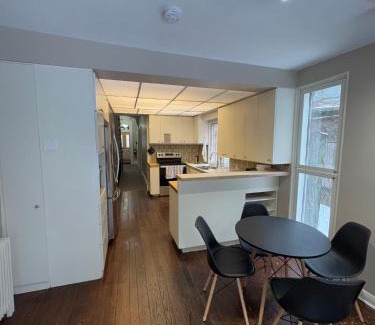 Upper Jarvis House | Huntley Inn