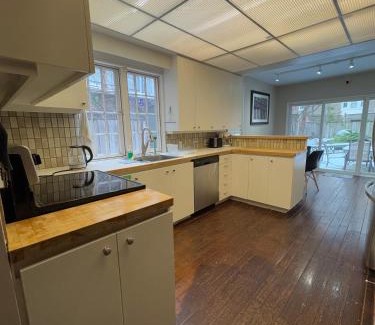 Upper Jarvis House | Huntley Inn