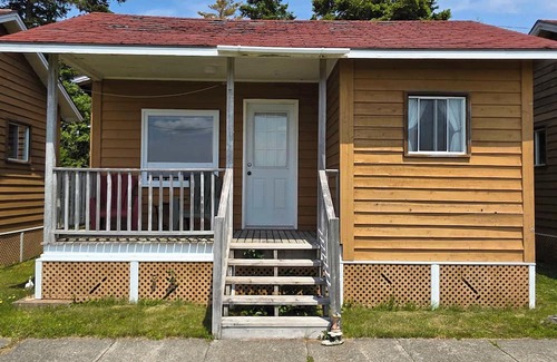 Hunts Point Cabin | Hunts Point 1-BR Coastal Retreat - Cottage # 7
