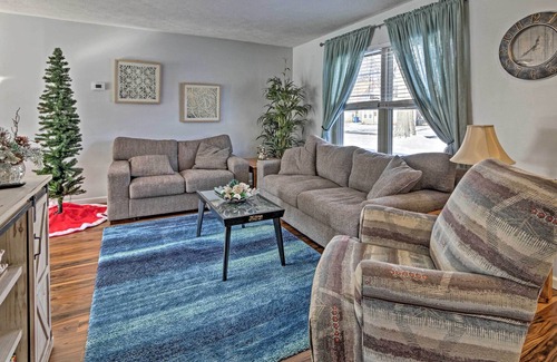 Lakeview House | Huntsville Home: Walk to Indian Lake & Pew Island!