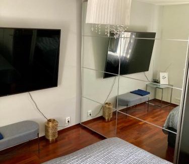 Espoo Centre Apartment | Huoneisto saunalla ja ulkoporealtaalla