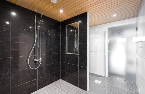 Espoo Centre Apartment | Huoneisto saunalla ja ulkoporealtaalla