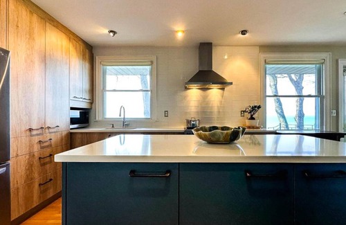 Bluewater Cottage | Huron Coastal, Sauna, 2 King beds - Lakefront with Shared Access