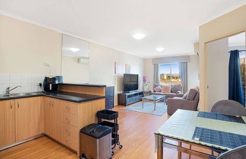 Adelaide Central Business District Apartment | Hurtle Home - 2 Bed Apt