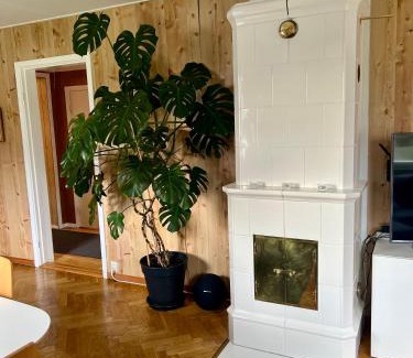 Bunkeflostrand Villa | Hus med stor trädgård i lugn miljö nära havet