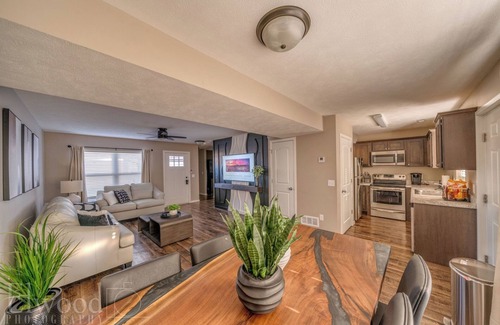 Lincoln House | Husker Getaway II