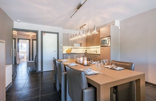 Bredene Apartment | Huswell - Bright seaside apartment with parking