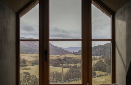 Ballater House | Huswell - Inverenzie - Luxury farmhouse with mountain views