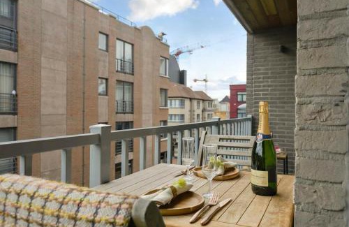 Knokke Apartment | Huswell - Stunning modern apartment with terrace and parking