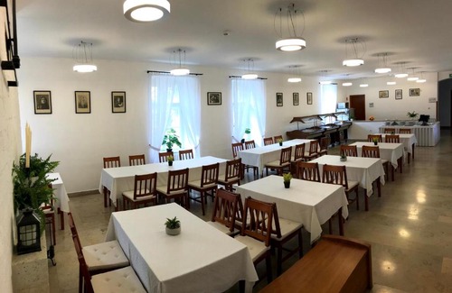 Szerencs Hotel | Huszárvár Hotel Kastélyszálló