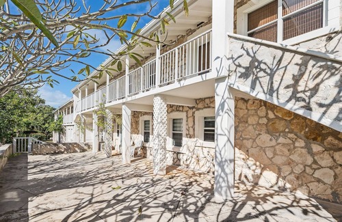 Governor's Harbour Apartment | Hut Pointe #1 2 Bedroom Apts