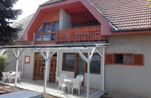 Szantod House | Hutter Vendégház