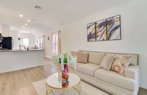 Hutto House | Hutto Getaway w/Yard, 9 Mi to Lake Pflugerville!