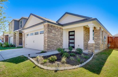 Hutto House | Hutto Getaway with Yard, 9 Mi to Lake Pflugerville!