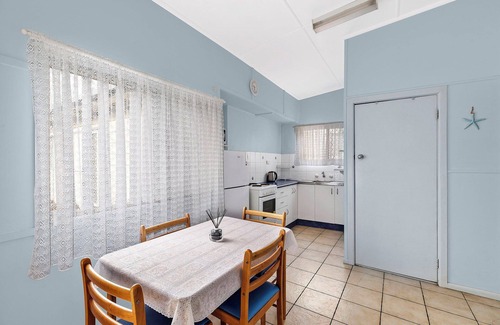 The Entrance North Apartment | Hutton Hide Away at The Entrance North