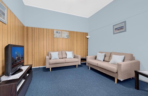 The Entrance North Apartment | Hutton Hide Away at The Entrance North