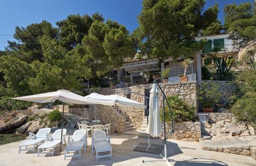 Hvar House | Hvar's Incredible Villa with Private Beach and Pool