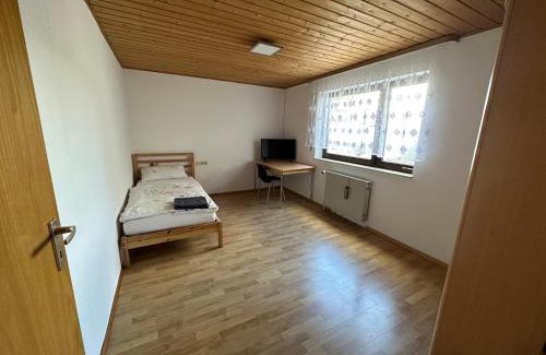 Koenigsbronn Apartment | HW1 Drei Zimmer Wohung 80qm