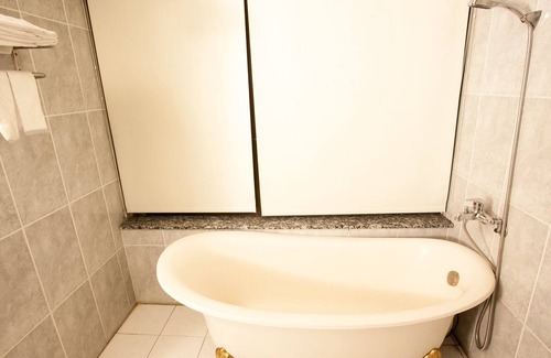East District Hotel | Hwa Nan Hotel