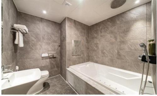 Hwaseong Hotel | Hwaseong Wall Hotel