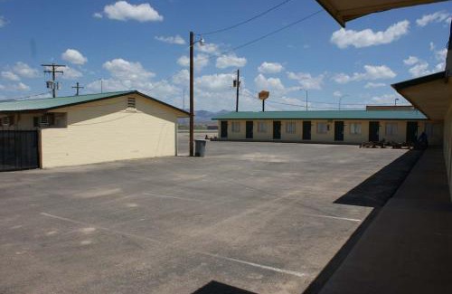 Safford Hotel | HWY Express Inn and Suites