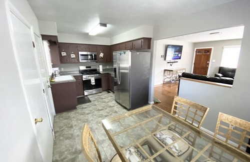 Chesapeake House | HY - King Suite, 4Tvs, Wi-Fi, 3BR, 30 day discount