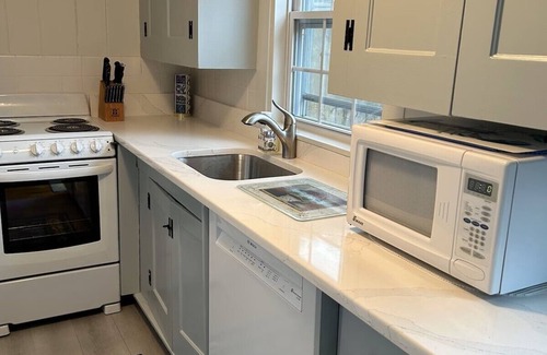 Hyannis Port Cottage | Hyannis Port Cottage with Ocean Views and Access to 3 Beautiful Ocean Beaches!