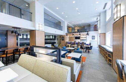 Schaumburg Hotel | Hyatt House Chicago Schaumburg
